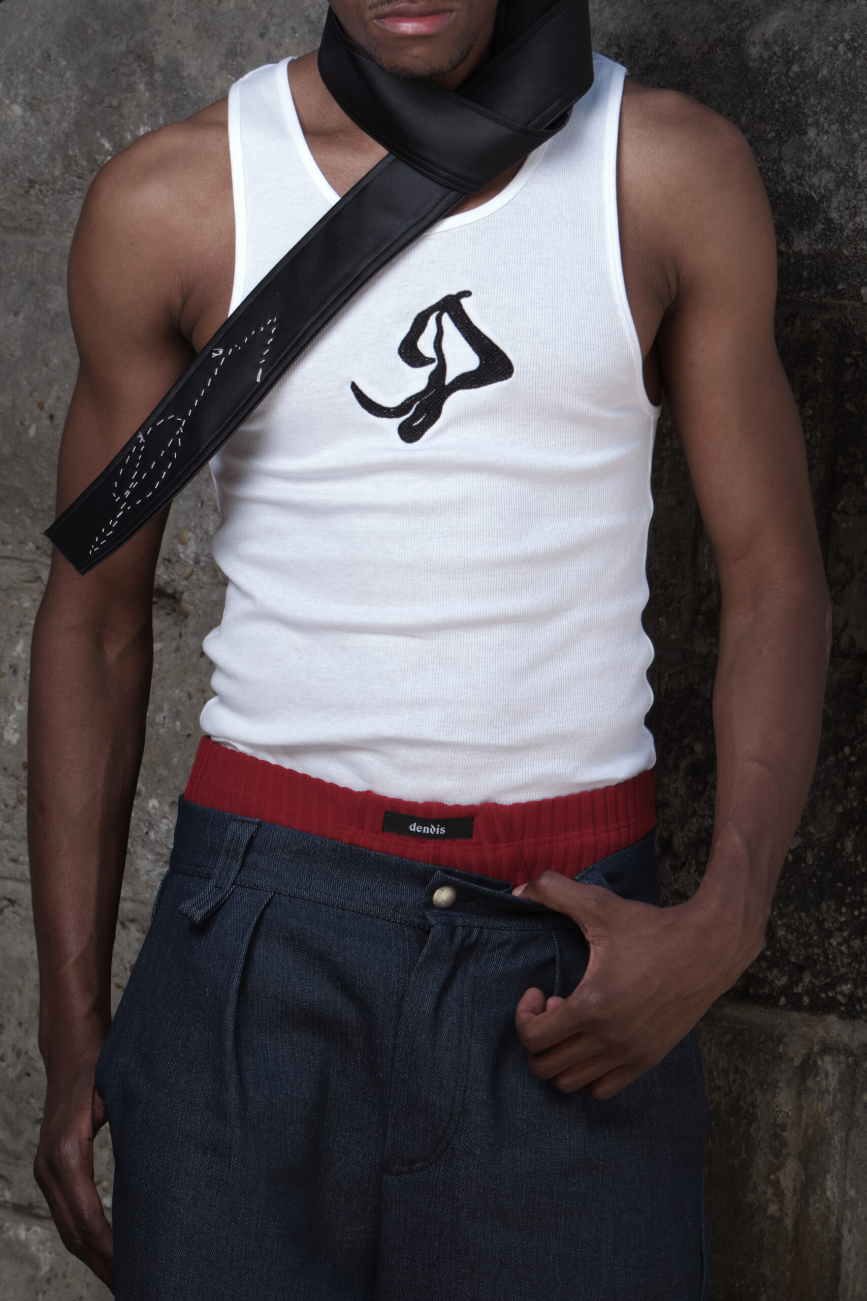 DENDIS LOGO TANKTOP in white