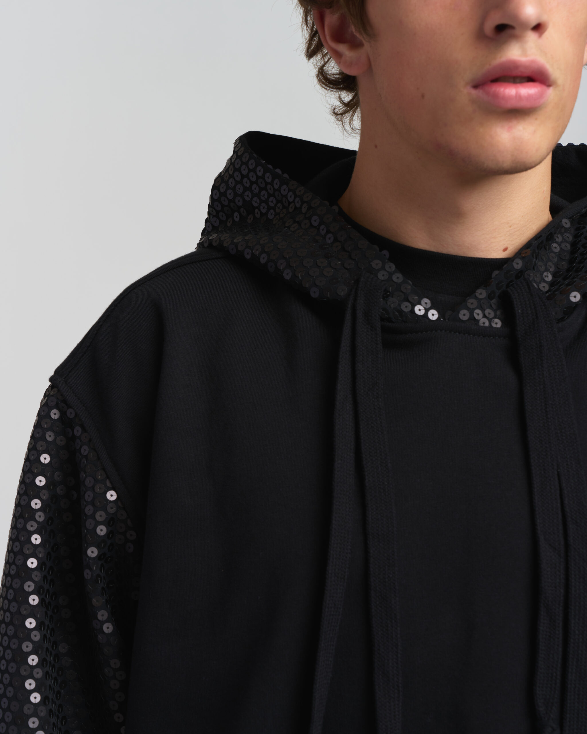 SEQUINS HOODIE in black - Image 4