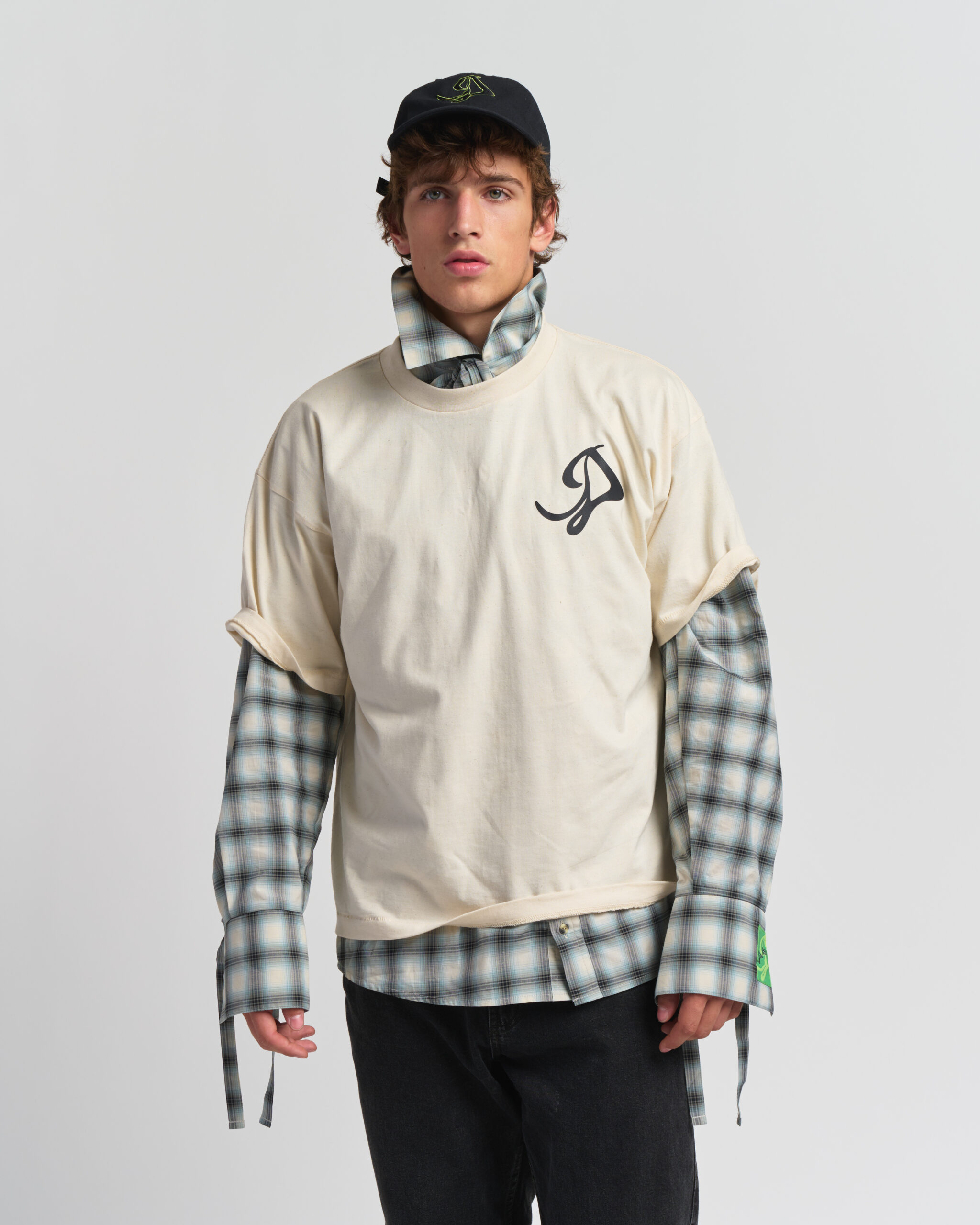 UNIVERSE T-SHIRT in off-white - Image 3